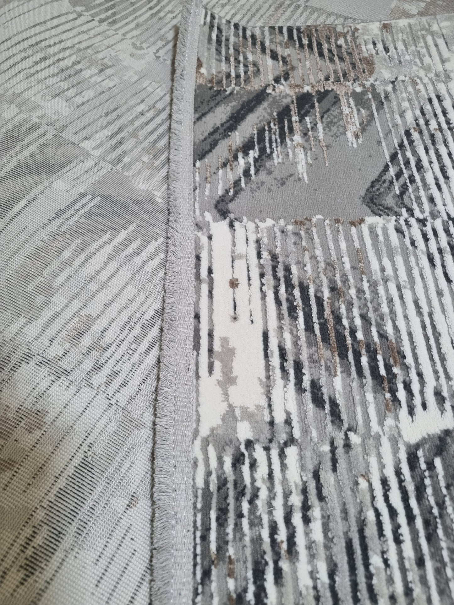 Abstract Brushstroke Rug – Shades of Grey (3.9x6ft)