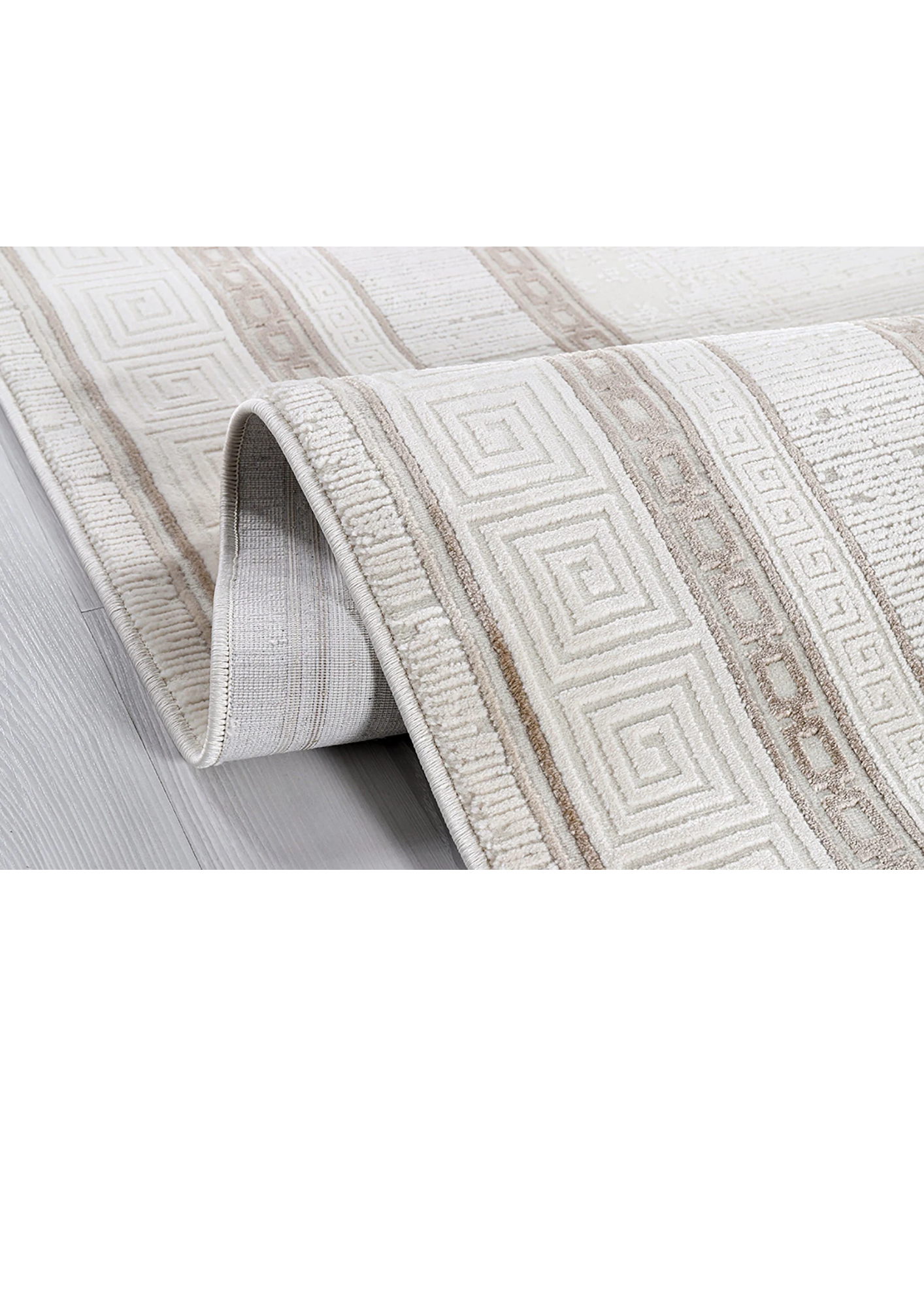 Central medallion inspired by timeless heritage design beige, polypropylene and polyester yarn (6.6x9.6ft)_NZ03