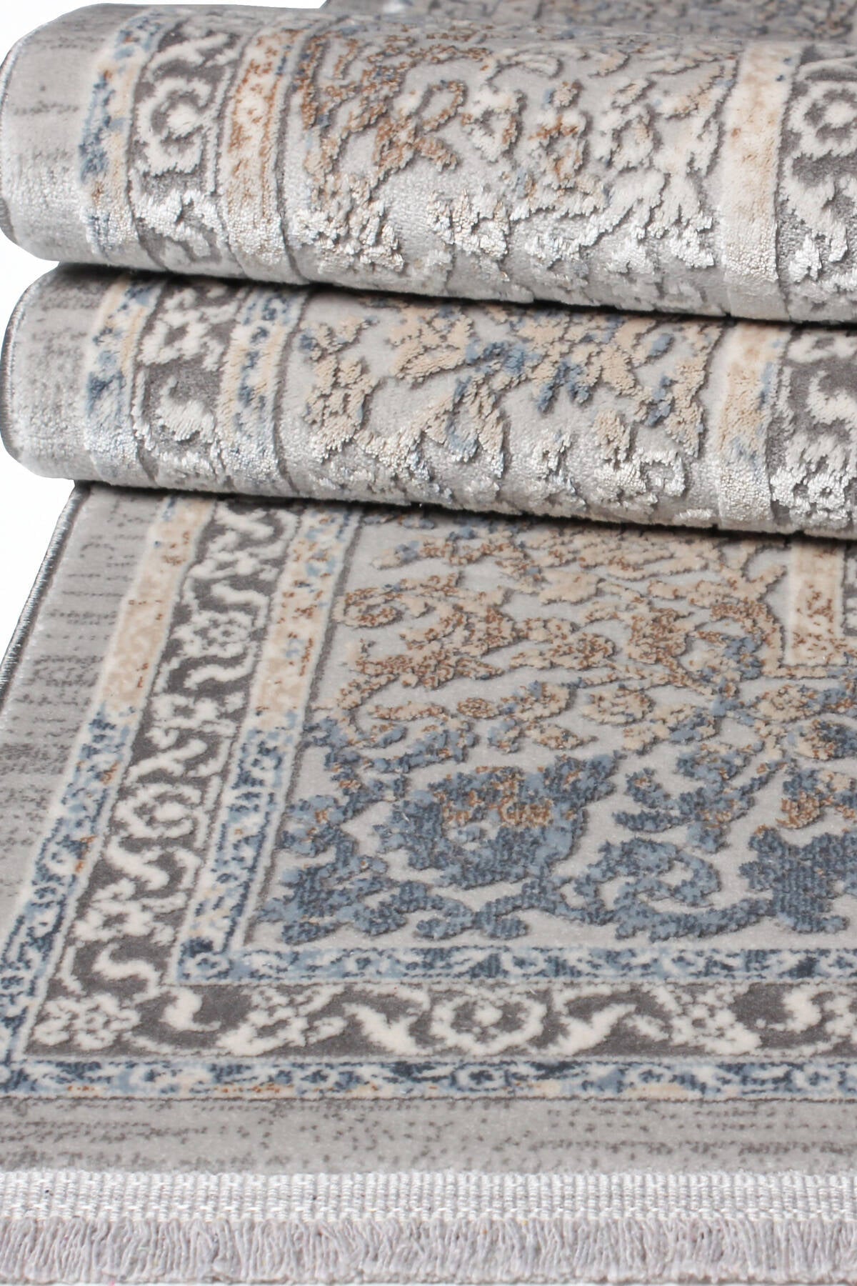 Premium Rug - Subtle Floral Medallion (5.2x7.5ft)