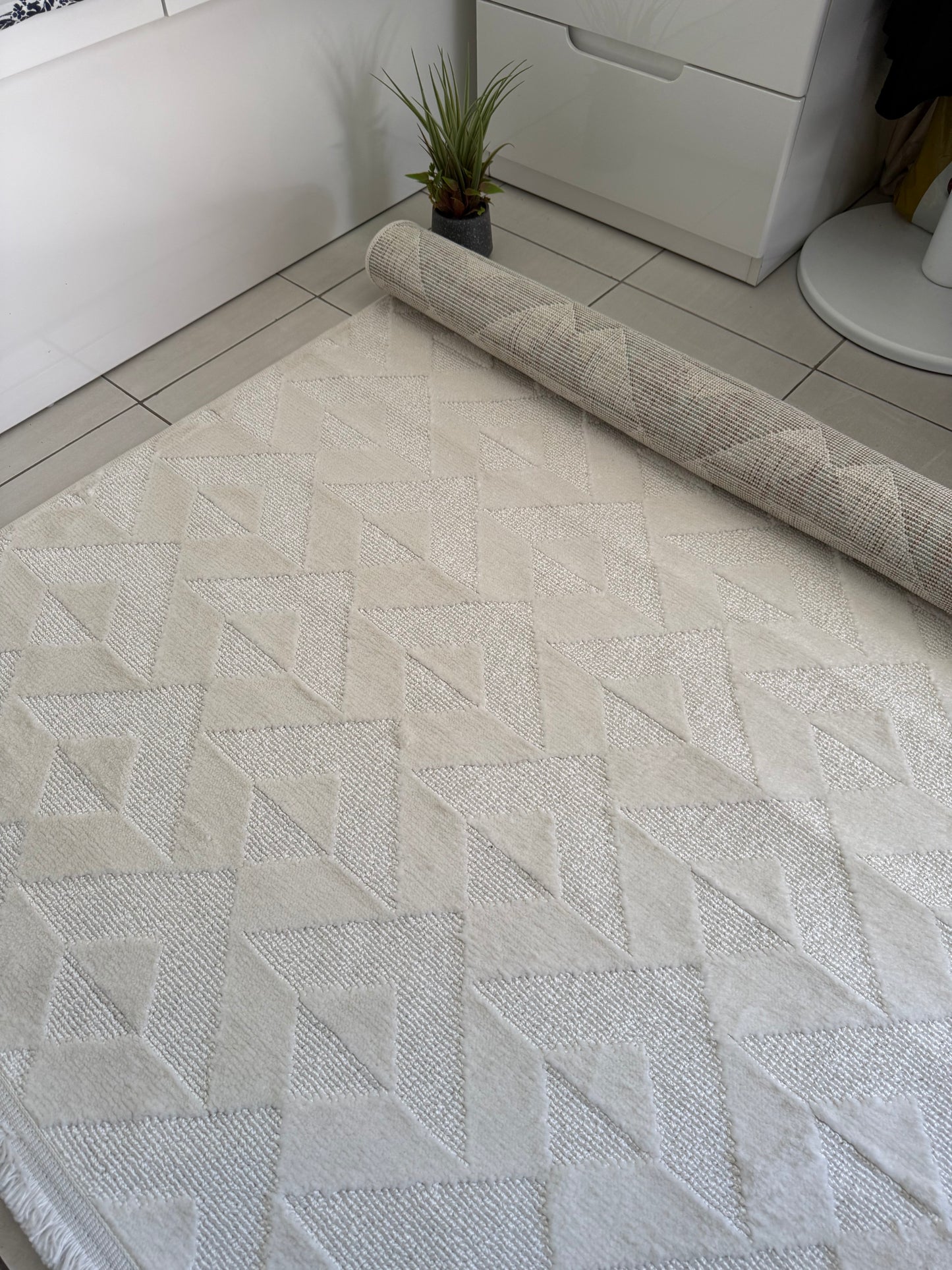 Contemporary – Cream Textured Luxury Rug  (5.2x7.5ft)